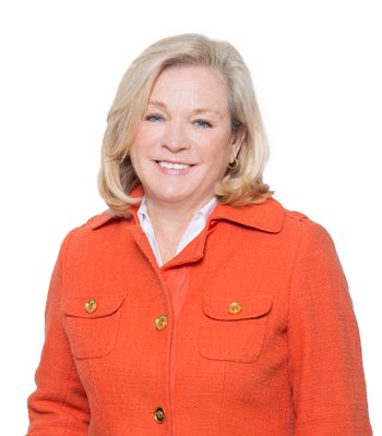 Portrait of Anne DePury, REALTOR®.